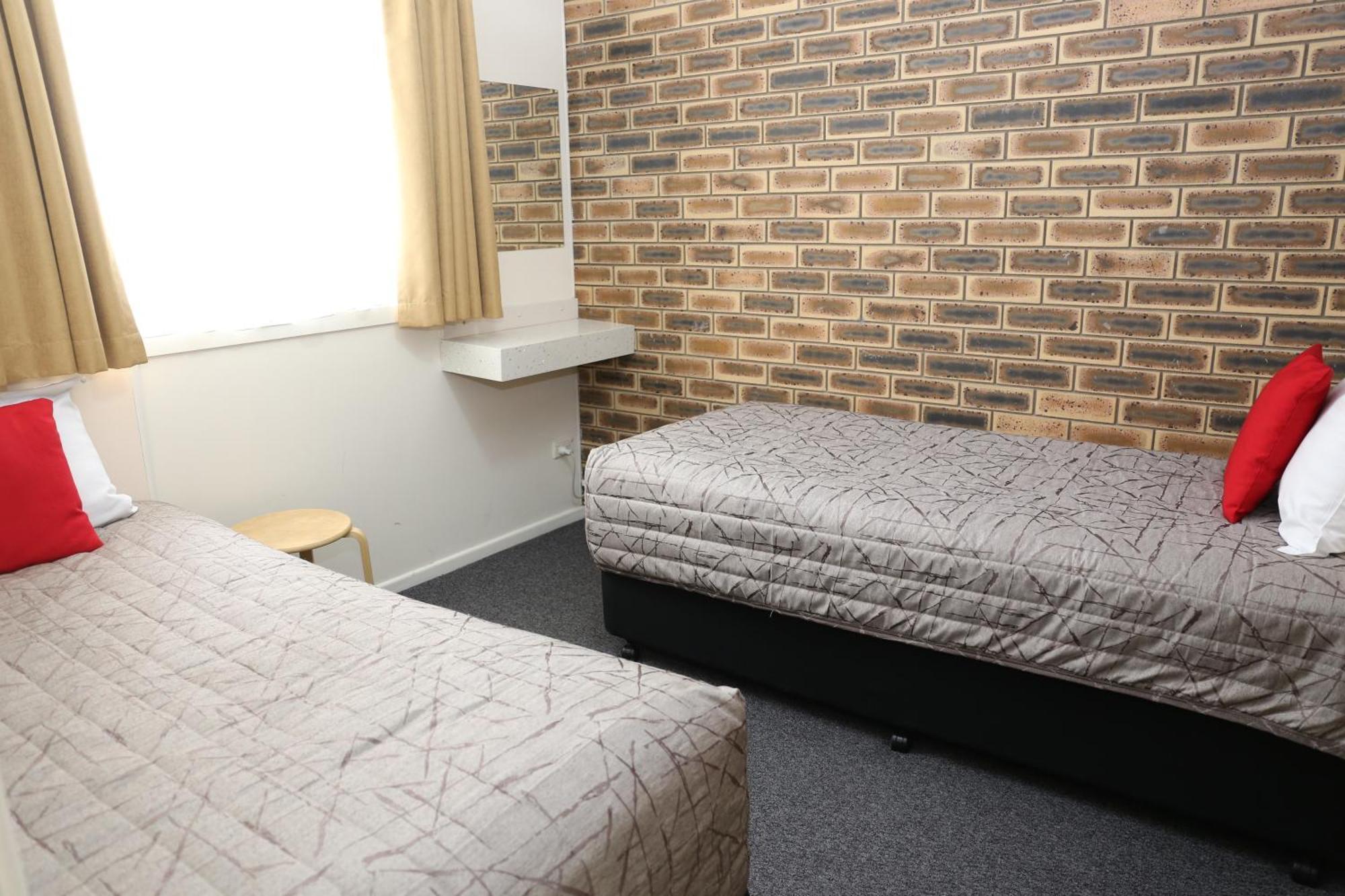 Of The Town Motel Inverell